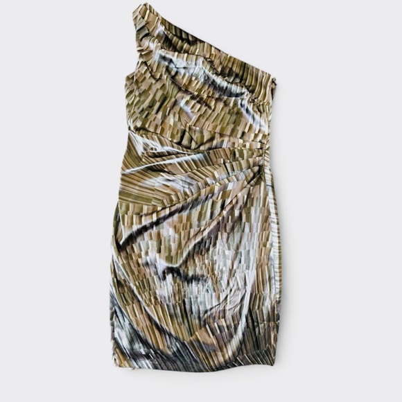 Maggy London One Shoulder Satin, Bodycon Dress, With Ruching Exc Cond. SIZE 6 - Picture 4 of 8